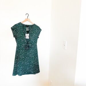 41 Hawthorn Short Sleeved Tie Front Aline Dress Size M